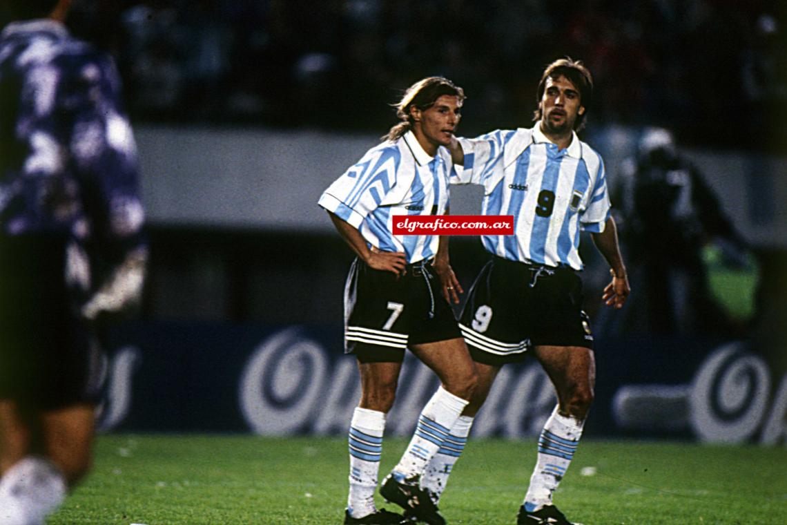 Imagen Después de trece meses de inactividad forzada, Caniggia es convocado por Basile para el Mundial 1994. “El mejor momento en la Selección cuando escuchas tu nombre en la convocatoria”.