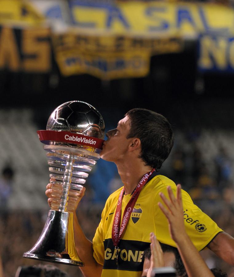 Battaglia celebra la conquista del Apertura 2008 (ALEJANDRO PAGNI / AFP)
