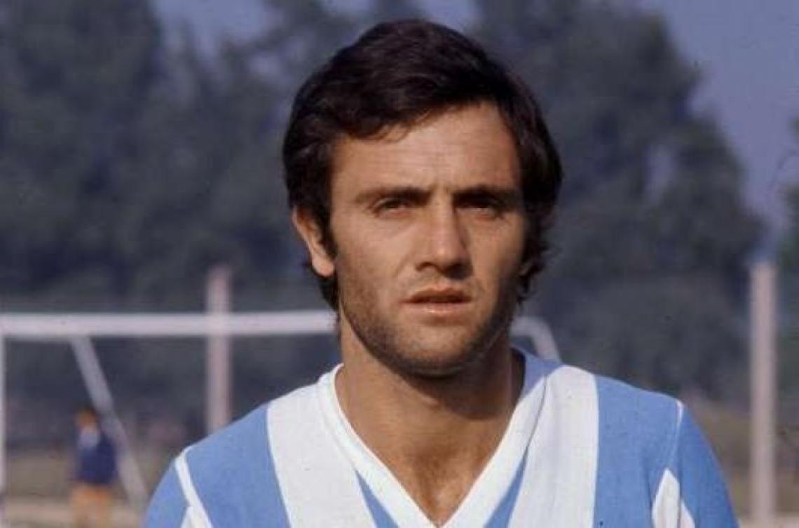 Imagen Con la Selección disputó 2 mundiales, Inglaterra 1966 y Alemania 1974.