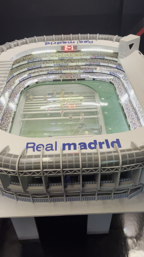 Imagen El momento indicado a la hora señalada: el gol del Pity Martínez en el Santiago Bernabéu es recreado en un metegol en el Museo de River