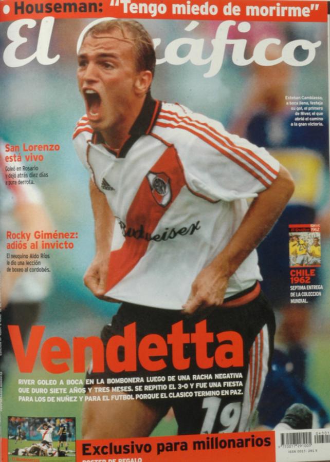 Imagen EDICION del 13 de marzo del 2002, último número de El Gráfico semanal. El fin de una etapa. Cuchu festeja su gol en el 3-0 a Boca.
