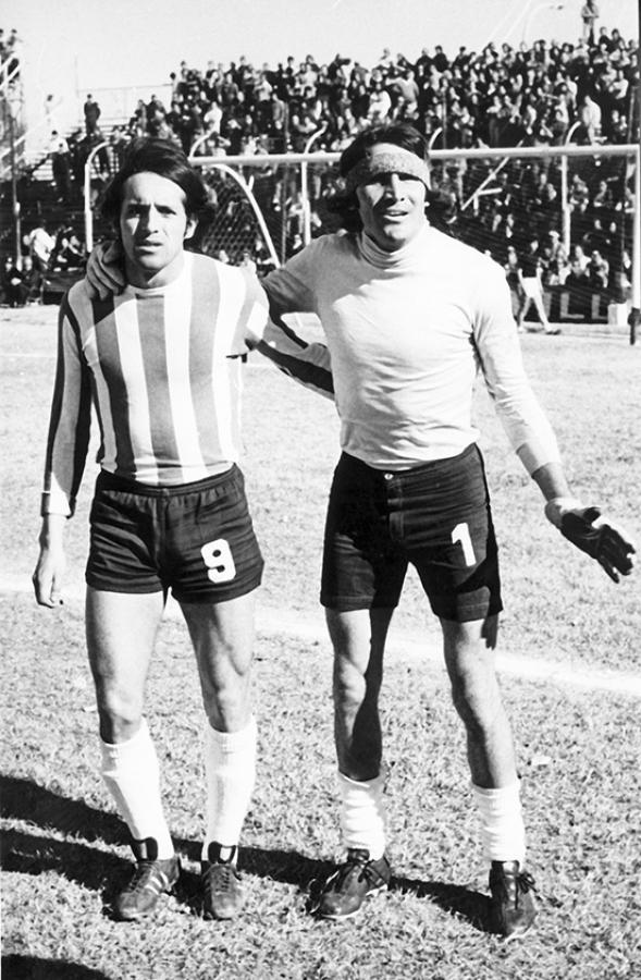 Imagen En 1975 llegó Juan Carlos Lorenzo, con refuerzos de renombre: Gatti (foto), Mastrángelo, Suñé, Cocco, Marchetti y terminaron el Metro en el 4° lugar. En esa campaña le metió goles a River en los dos partidos.