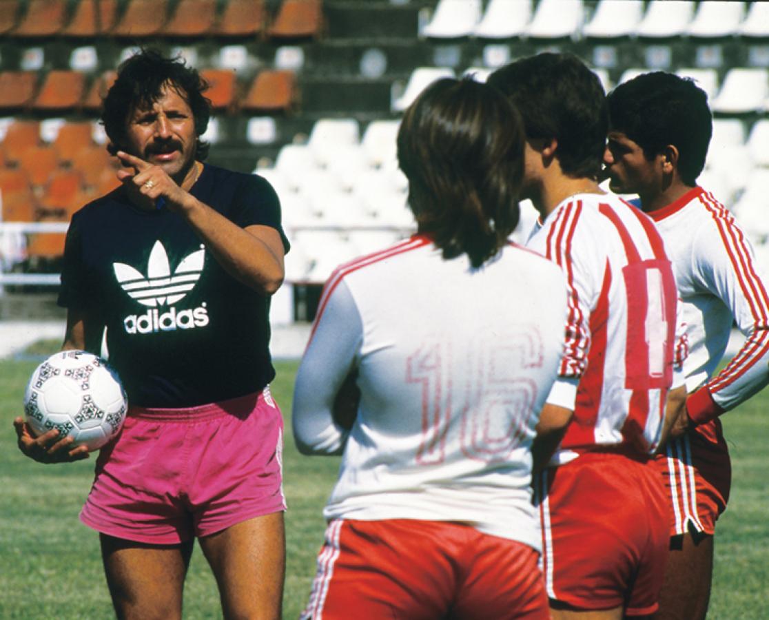 Imagen Como entrenador en Unión de Santa Fe, donde dirigió la Reserva y estuvo como interino en la Primera (Toresani es uno de los futbolistas).