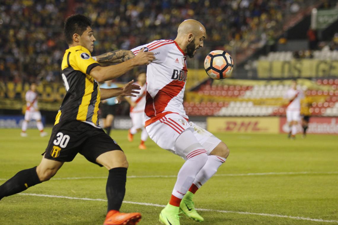 Imagen Se entrenó una semana y fue titular ante Guaraní en Asunción. Buen debut y 2-0 a favor.