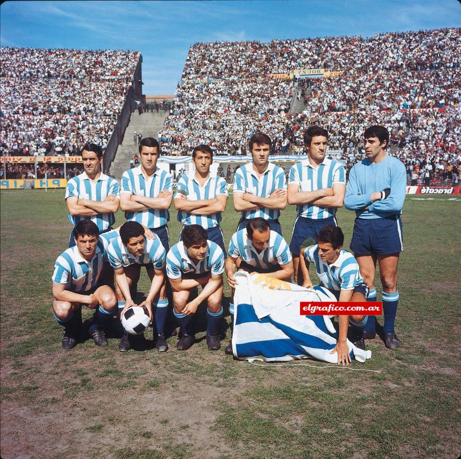 Imagen Arriba, de izquierda a derecha: Cejas, Basile, Perfumo, Martín, Chabay, Rulli. Abajo: Cardoso, Maschio, Cárdenas, J. J. Rodríguez, Raffo.