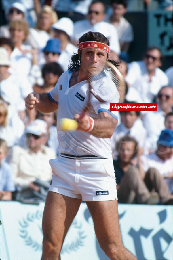 Imagen Vilas no sólo popularizó el tenis en la Argentina, también cambió el deporte.