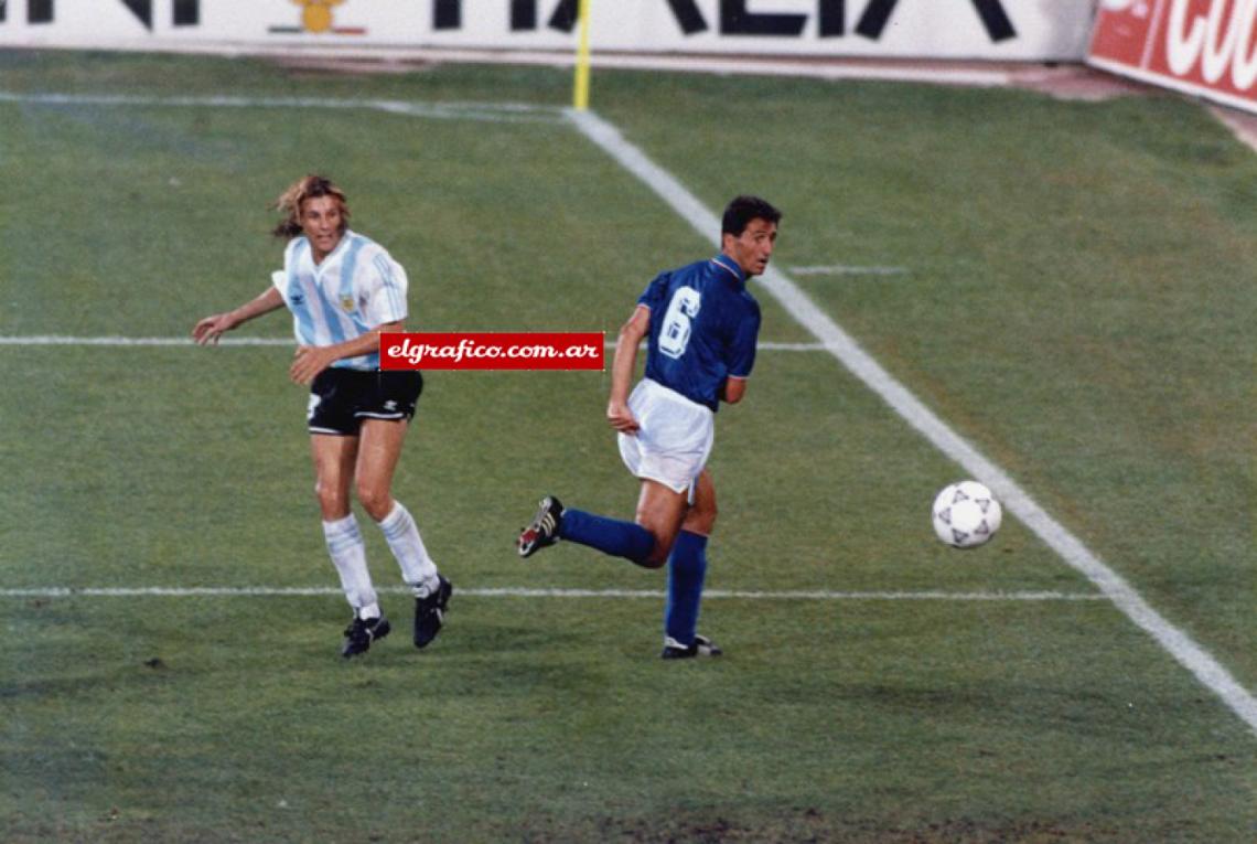 Imagen Este Mundial muestra una virtud poco conocida en Caniggia, su timming para saltar, para ganar pelotas aéreas en el área contraria.