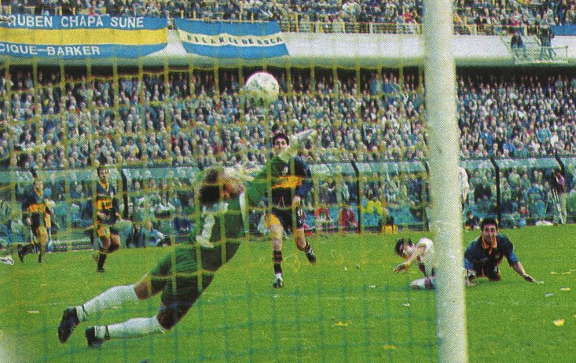 Imagen El golazo del chileno Marcelo Salas, que estableció el 1-1 parcial. 