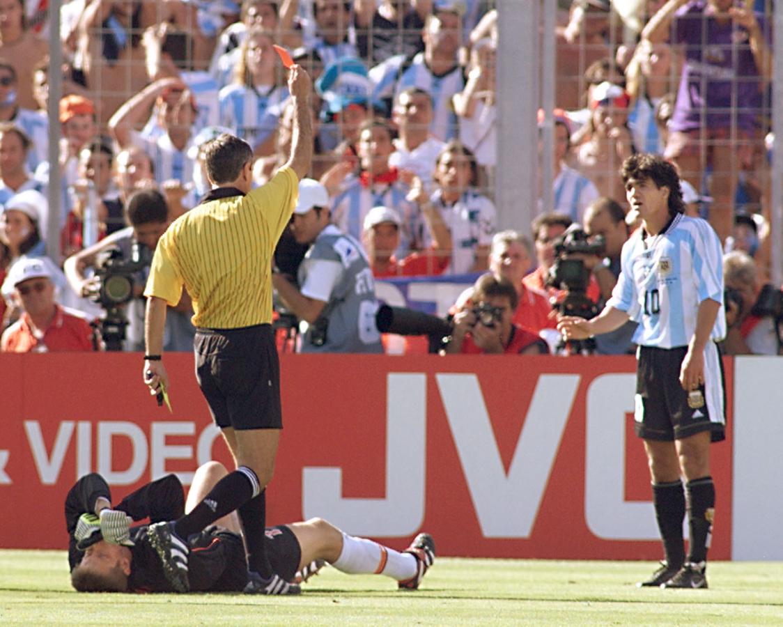 Imagen De la expulsión de Ortega a la dura eliminación en Francia 1998 (PATRICK HERTZOG / AFP)