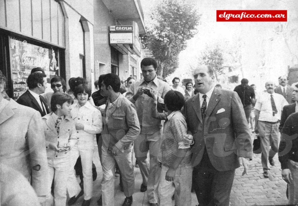 Imagen En 1971 Muhammad Alí estuvo en Argentina.