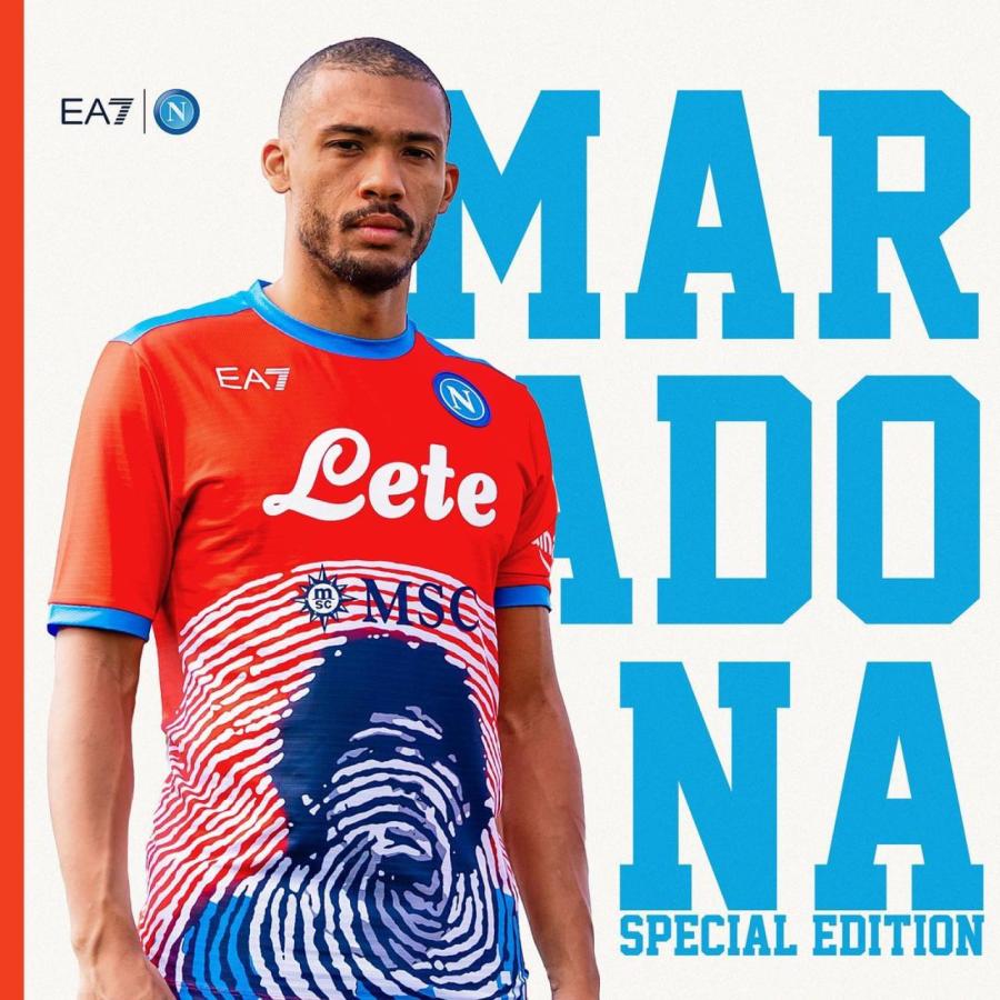 Imagen La nueva camiseta del Napoli, en homenaje a Maradona.