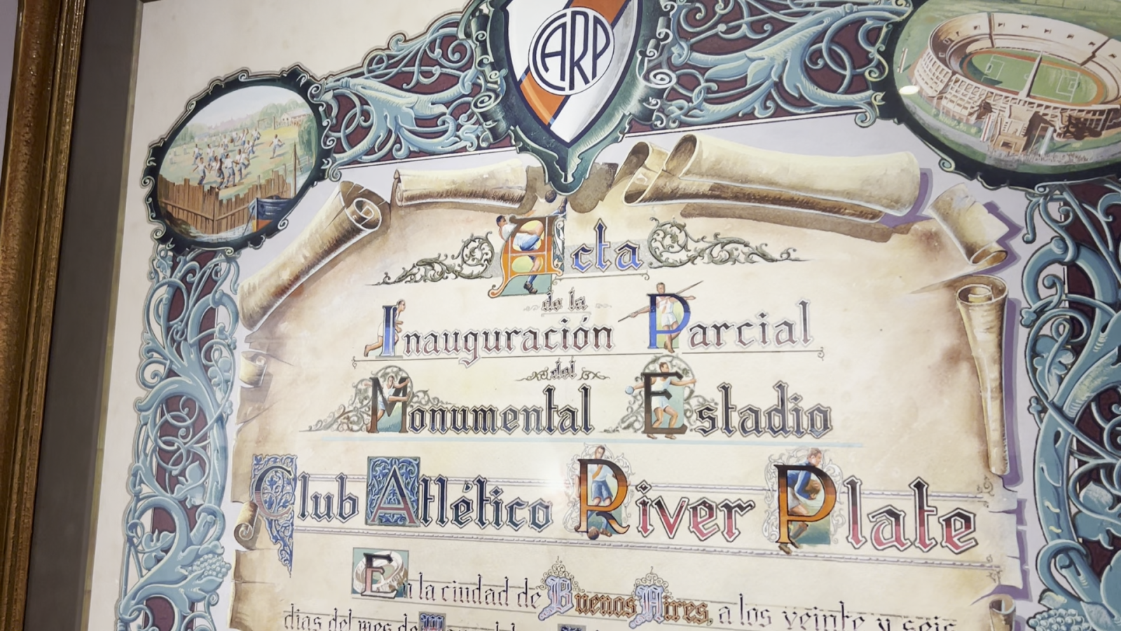 Imagen El acta de la inauguración del Monumental, enmarcado y colgado en una de las paredes del Museo