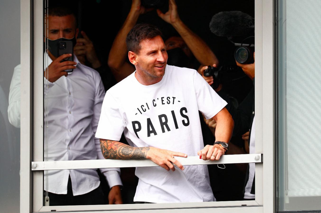 Imagen Lionel Messi, recién arribado a París. Imagen: AFP
