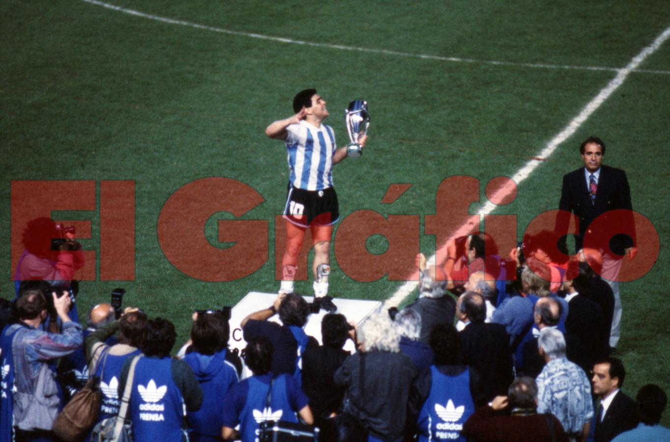 Explota el Minella de Mar del Plata: Maradona, nuevamente campeón