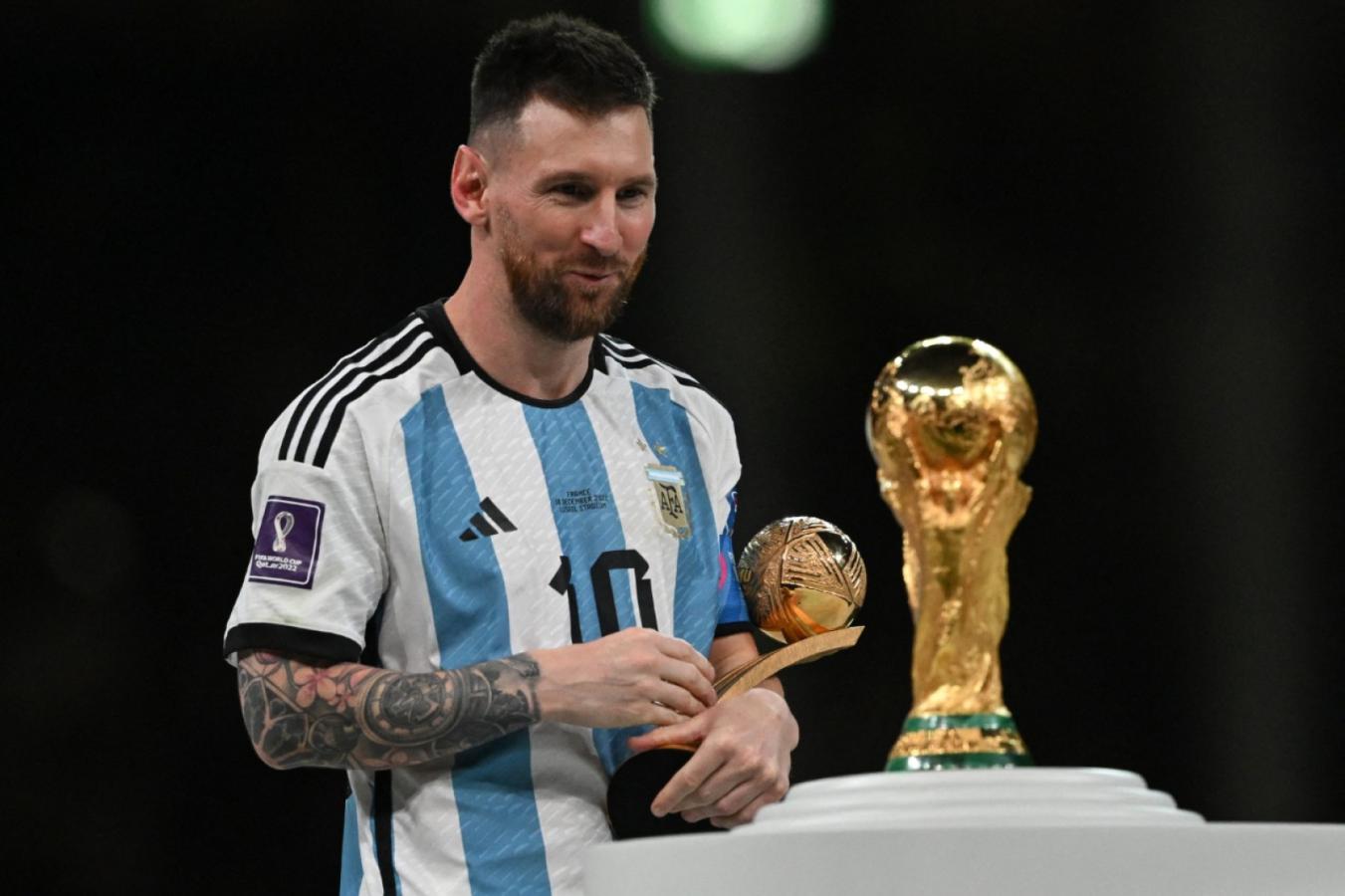 Imagen Messi sabe cuanto pesa la Copa del Mundo