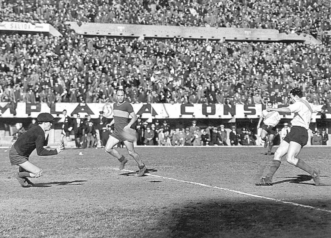 Imagen Contra Boca Labruna fue símbolo permanente de gol.