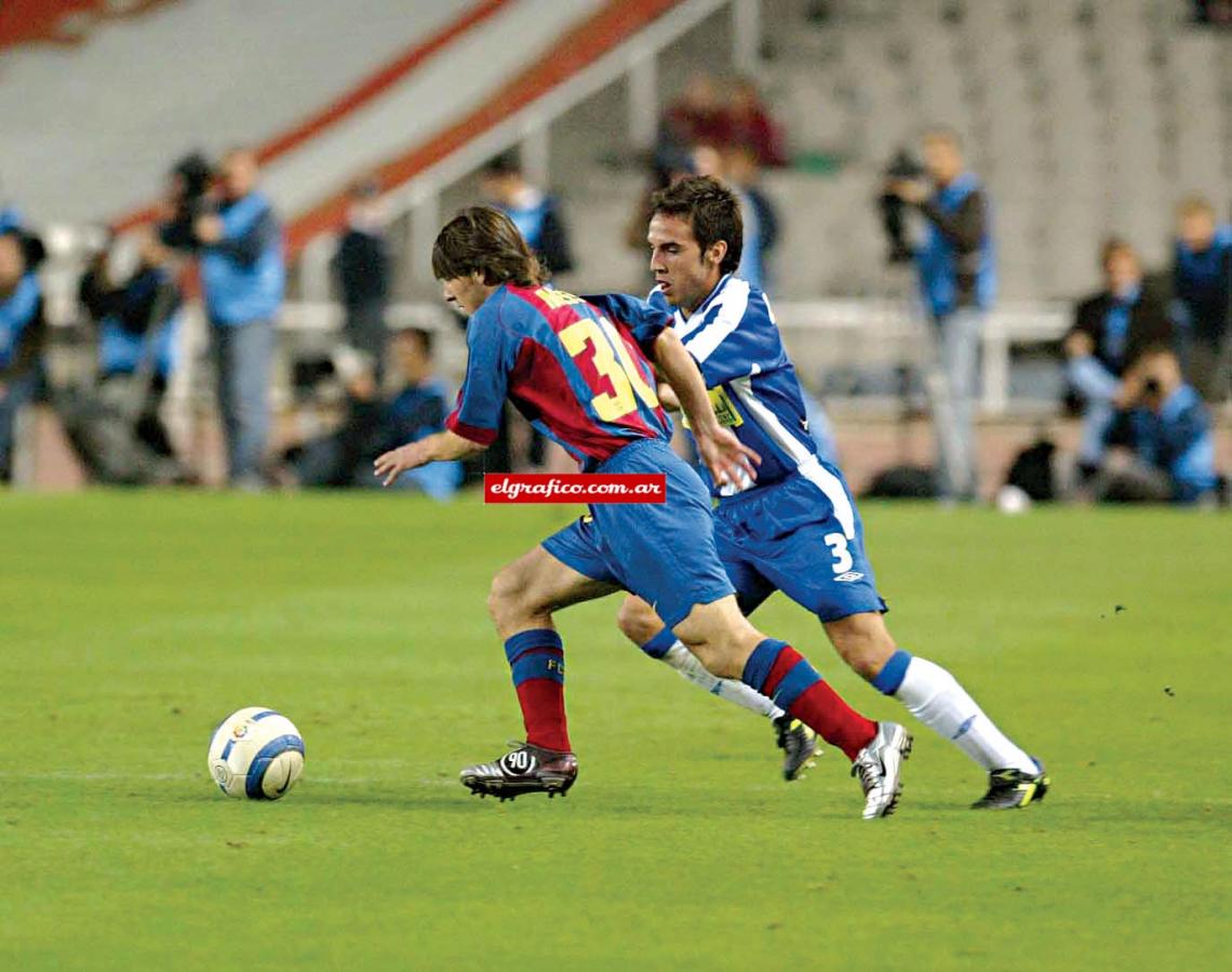 Imagen Octubre 2004. A los 17 debuté en el Barcelona en el clásico contra el Espanyol. Llevaba la número 30.