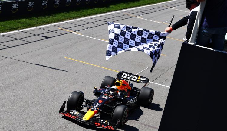 Imagen de Max Verstappen festejó en Canadá y domina la F1