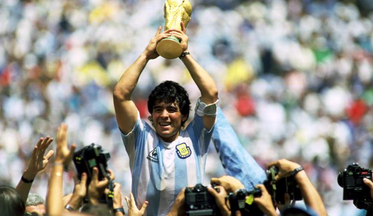 Imagen de El emotivo homenaje de la FIFA, encabezado por Diego Maradona