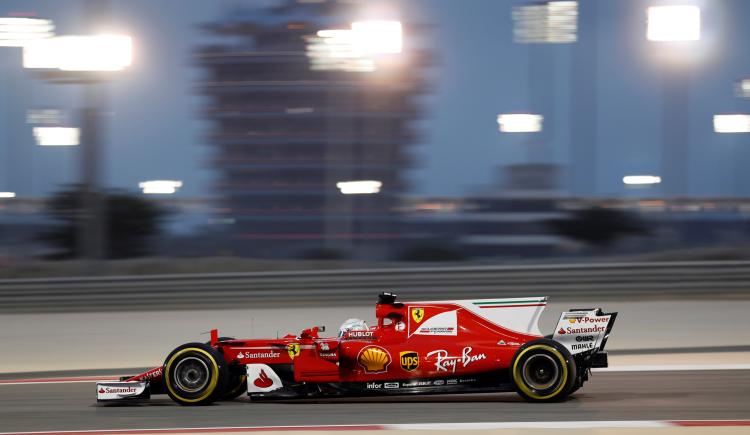 Imagen de Vettel marca el ritmo en los libres de Bahréin