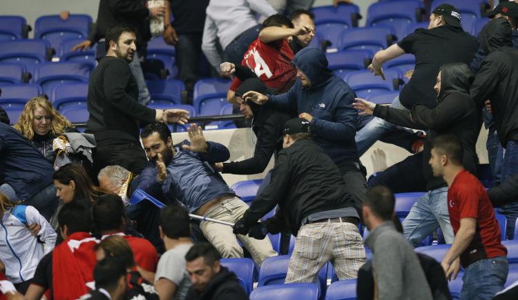 Imagen de Lyon y Besiktas, multados por la UEFA