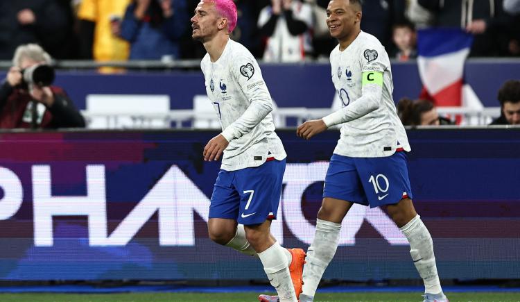 Imagen de Francia apabulló a Países Bajos y Mbappé estrenó la capitanía con un doblete