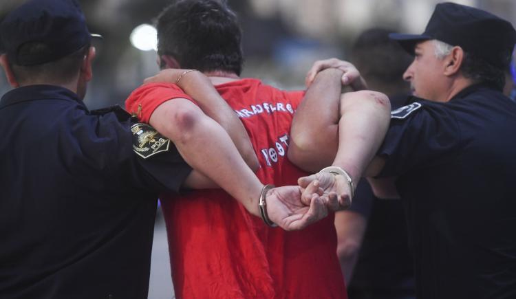 Imagen de Detenidos en la previa y enfrentamiento después del partido de Independiente