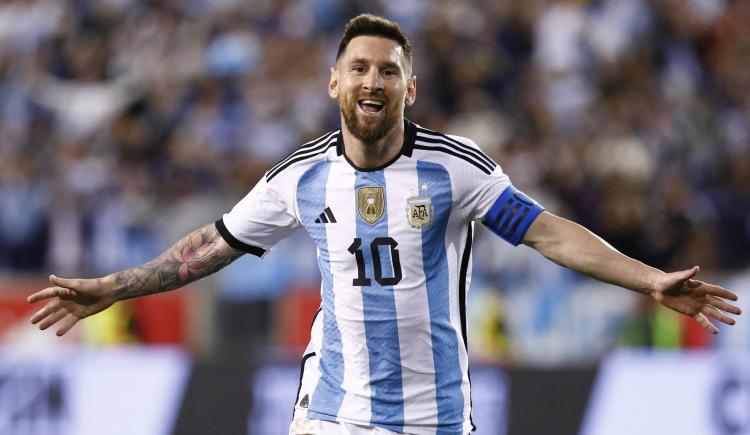 Imagen de Messi, 100 triunfos en la Selección y otro récord para la colección
