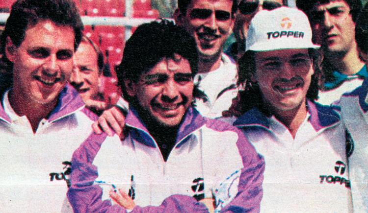 Imagen de Diego Maradona y la historia de su aparición en el primer Mundial de pádel