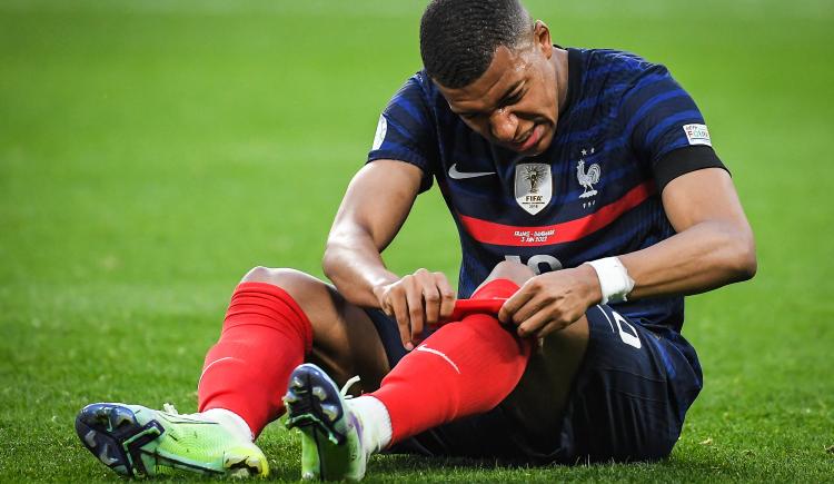 Imagen de Todo mal, Francia: se lesionó Mbappé y perdió con Dinamarca