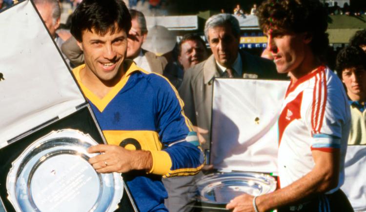 Imagen de Caos, confusión y desinterés: el homenaje que le rindió el fútbol argentino a los campeones del 86