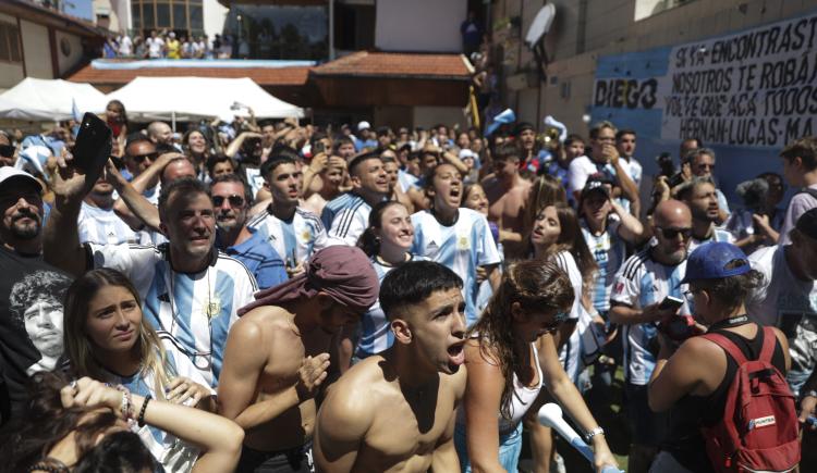 Imagen de La conquista de la Copa del Mundo se festejó en la casa de Diego Maradona en Devoto