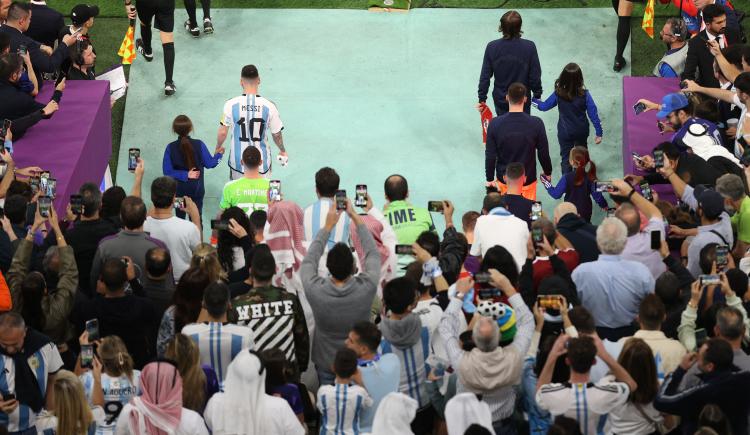 Imagen de El insólito descuido de Lionel Messi antes de empezar el partido ante Croacia