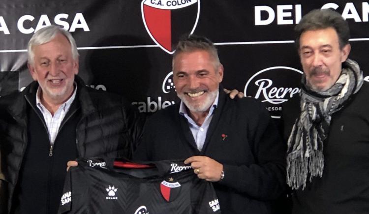 Imagen de Rondina asumió en Colón: "La ilusión es meternos en una Copa"
