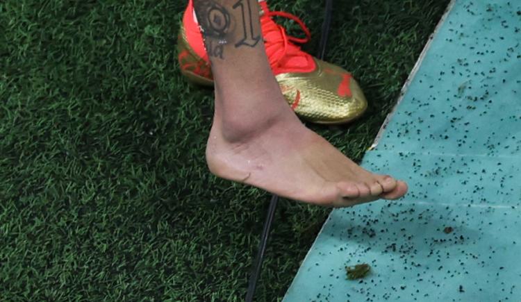 Imagen de Preocupación en Brasil por el tobillo de Neymar