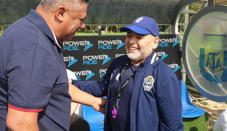 Imagen de Tapia confirmó que la AFA participó de la subasta por la camiseta de Maradona
