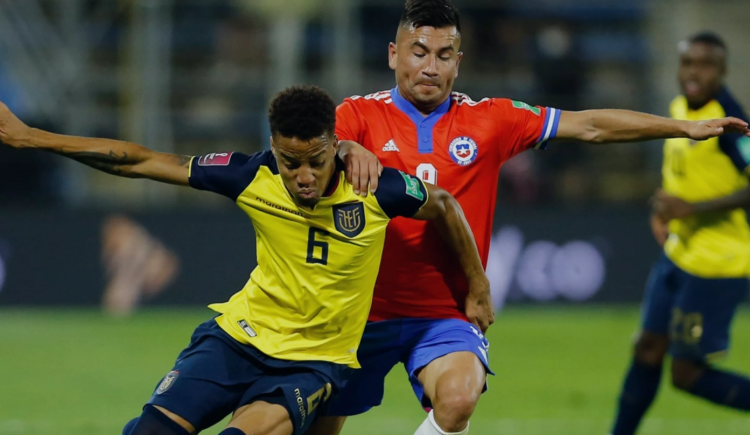 Imagen de La FIFA investigará la denuncia de Chile contra Ecuador