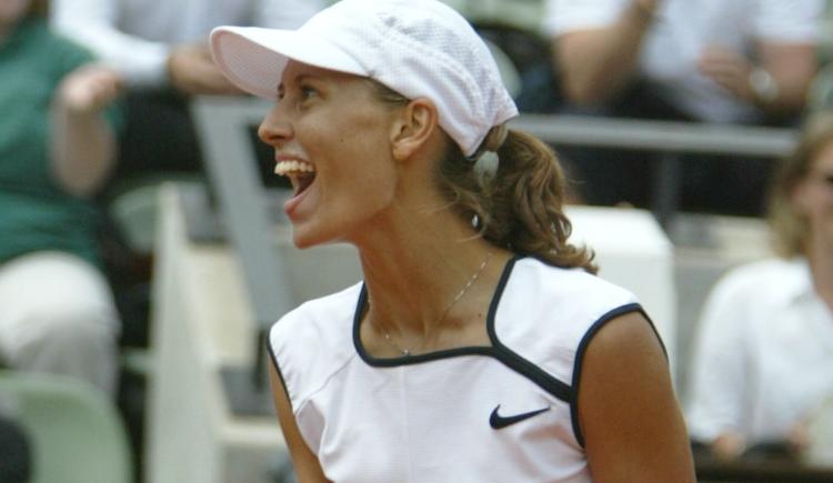 Imagen de Clarisa Fernández, de las semifinales de Roland Garros a una concesionaria