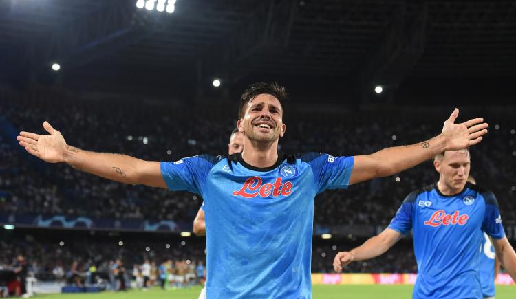 Imagen de Gio Simeone: estreno goleador en Champions, llanto y batacazo del Napoli