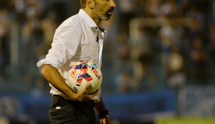 Imagen de Uno más a la lista: Azconzábal dejó de ser el entrenador de Atlético Tucumán
