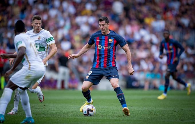 Imagen de Barcelona, de la mano de Lewandowski, goleó a Elche por LaLiga