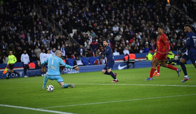Imagen de Messi marcó un tanto en el triunfo 2-0 del PSG ante Angers